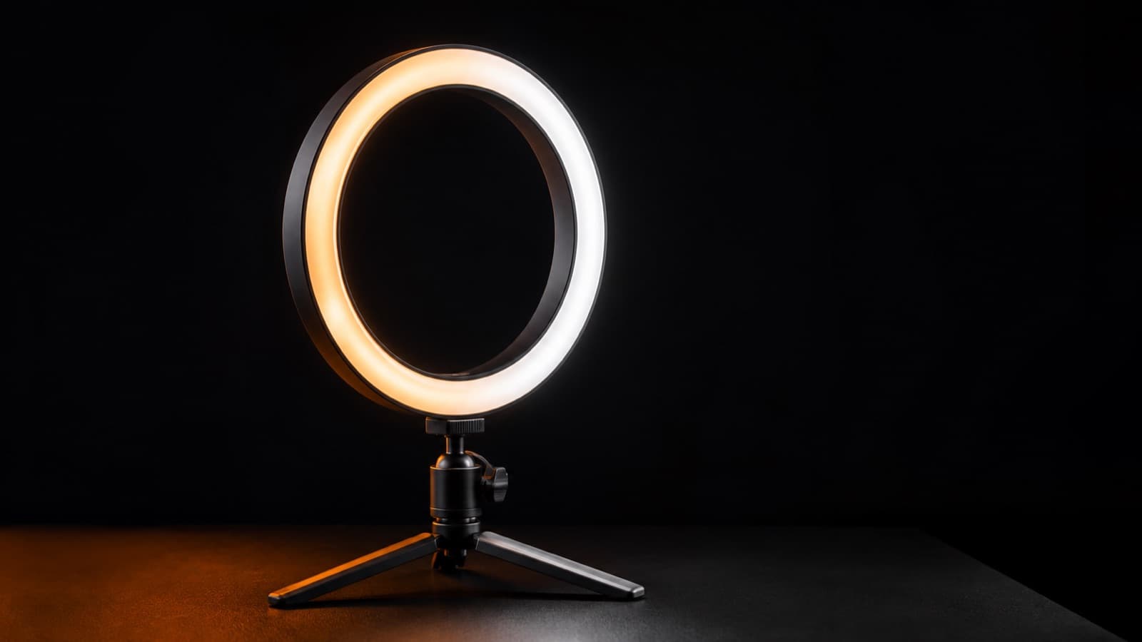 Ring light bi-color en un trípode de mesa